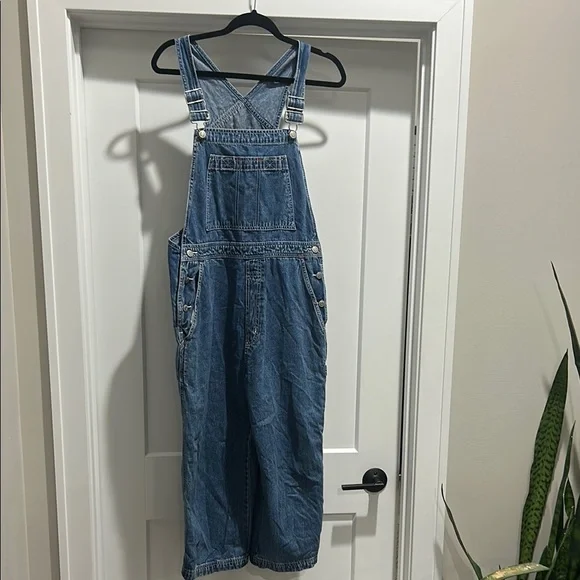 GAP | Jeans | Gap Cropped Denim Overalls Size M | Poshmark